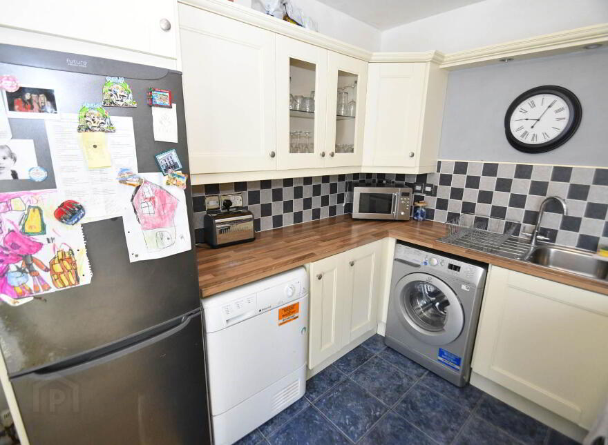 3a Meadowhill View, Glen Road, Belfast, BT11 8EY
