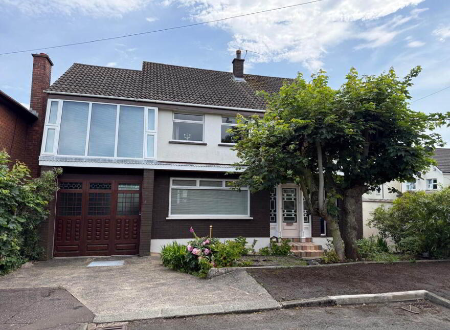 22 De Courcy Avenue, Carrickfergus, BT38 7LJ