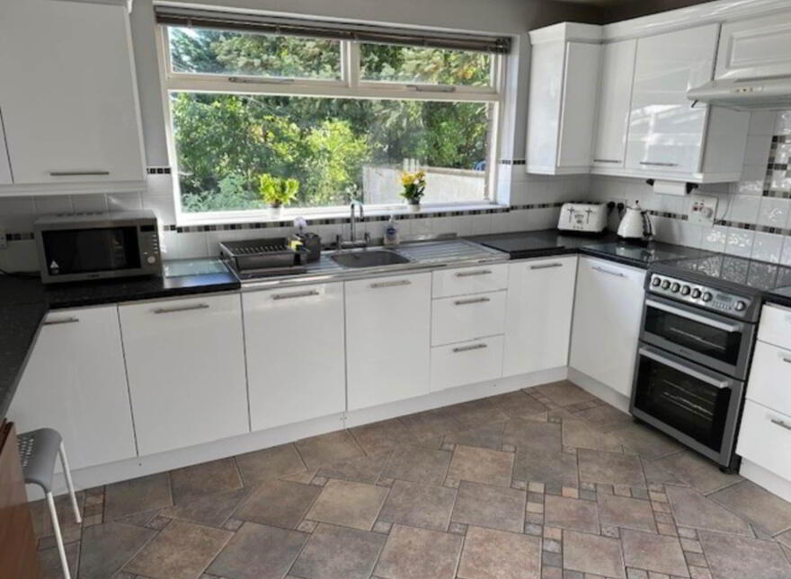 22 De Courcy Avenue, Carrickfergus, BT38 7LJ