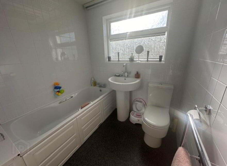22 De Courcy Avenue, Carrickfergus, BT38 7LJ