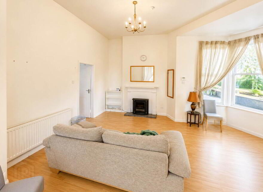Apt 3 49, Knock Road, Belfast, BT5 6LA