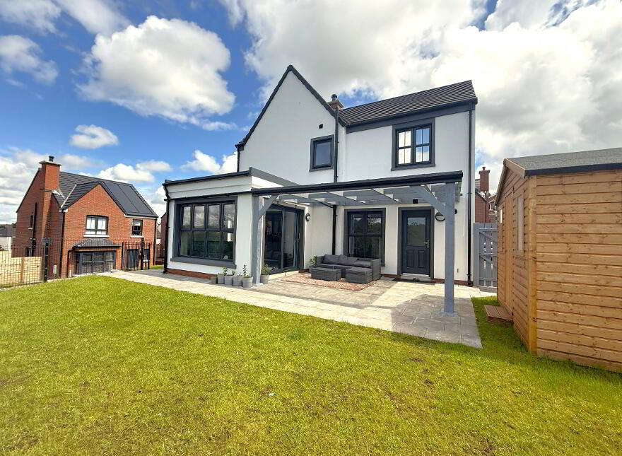 28 Edgehill Park, Lisburn, BT27 5QF
