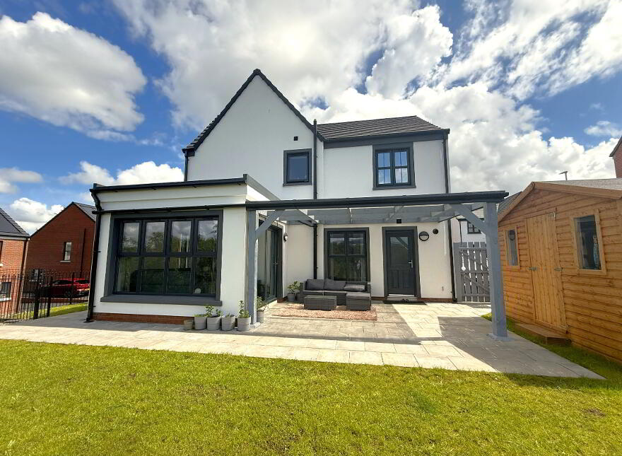 28 Edgehill Park, Lisburn, BT27 5QF