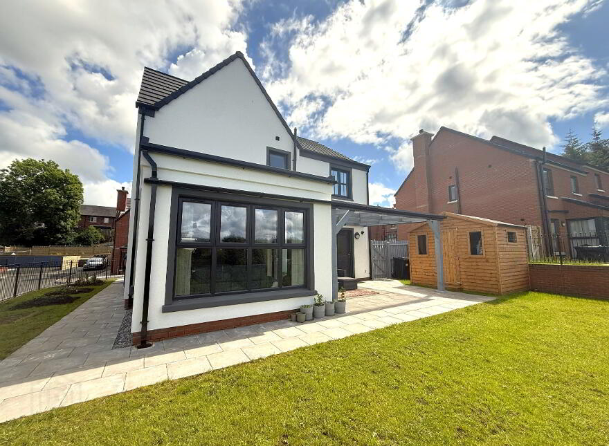 28 Edgehill Park, Lisburn, BT27 5QF