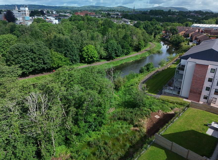 28 Edgehill Park, Lisburn, BT27 5QF