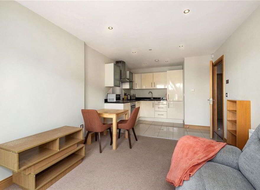18 Laurel House, Carrickmines Green, Dublin, D18P584