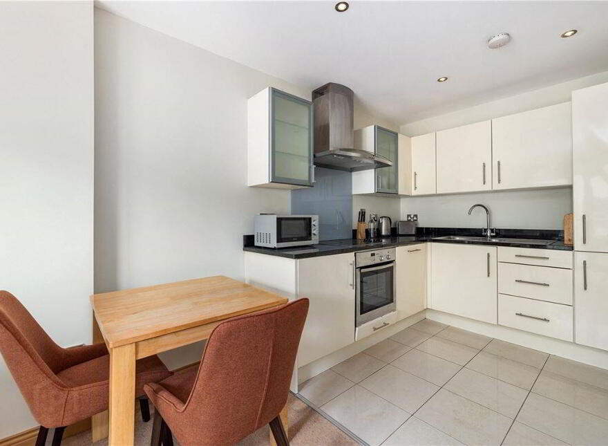 18 Laurel House, Carrickmines Green, Dublin, D18P584