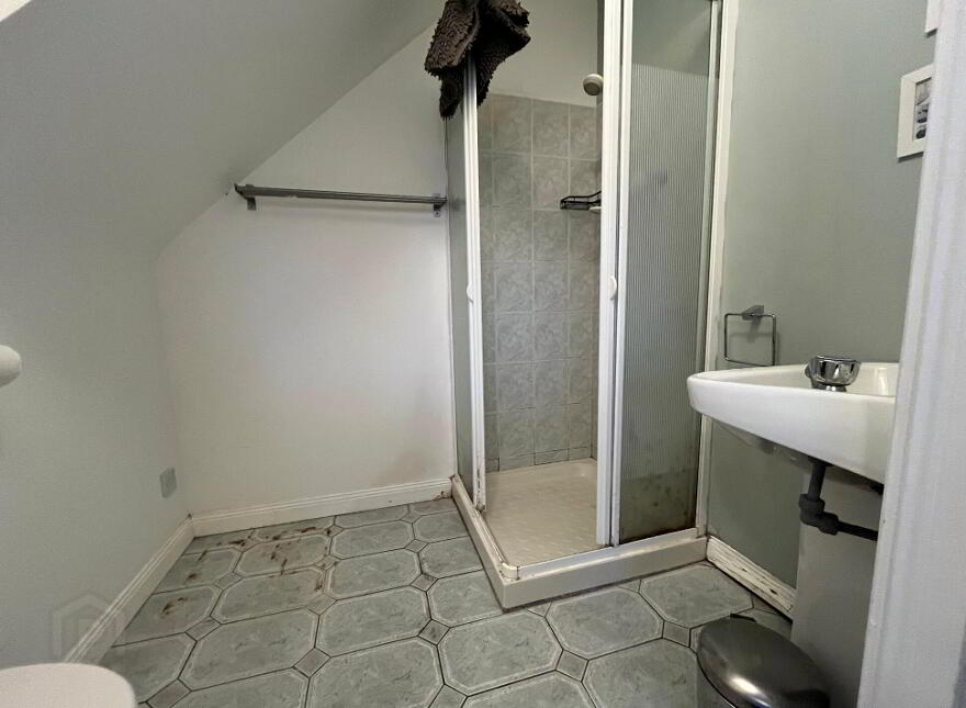 Pier Road, Enniscrone, F26E261
