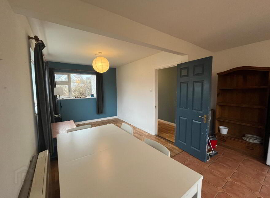 Pier Road, Enniscrone, F26E261