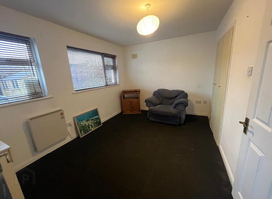 Pier Road, Enniscrone, F26E261