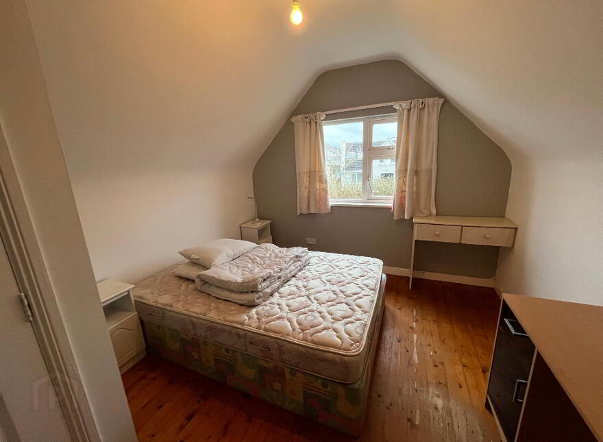 Pier Road, Enniscrone, F26E261
