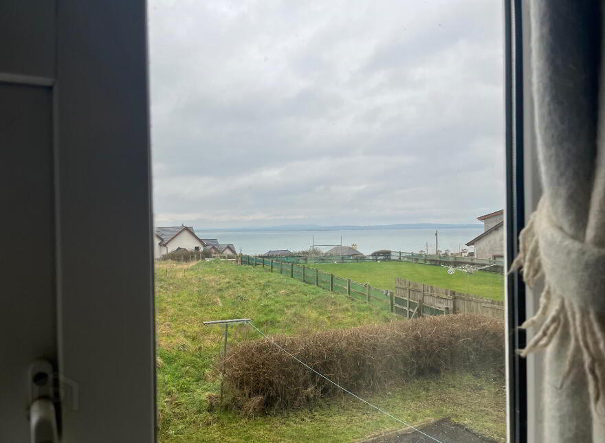 Pier Road, Enniscrone, F26E261