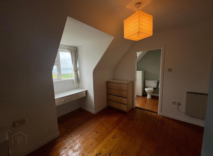 Pier Road, Enniscrone, F26E261
