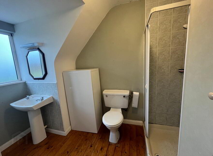 Pier Road, Enniscrone, F26E261