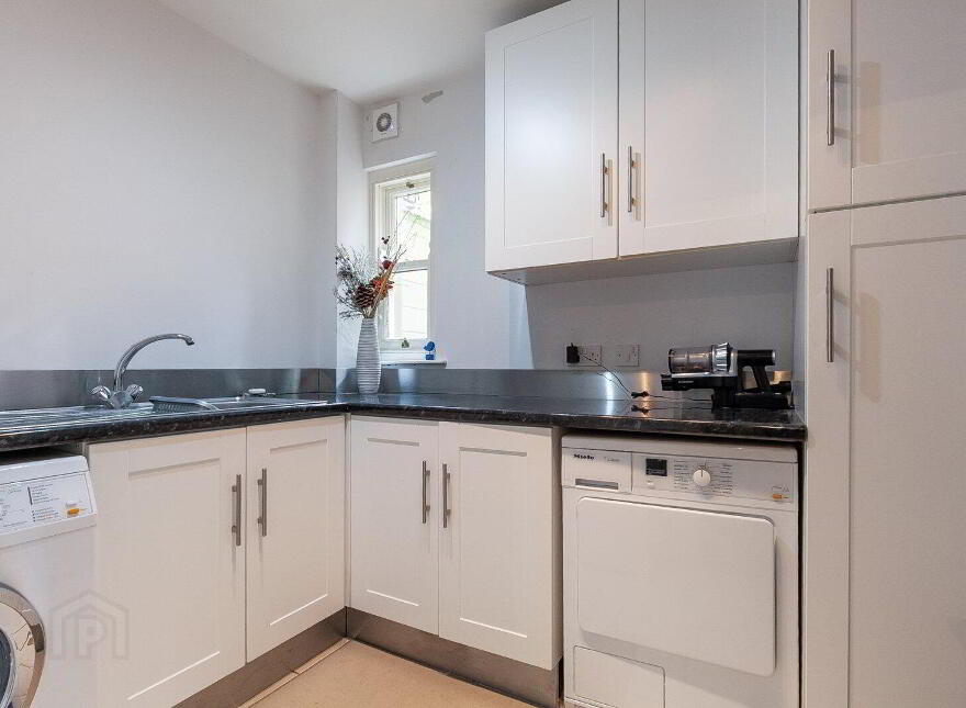 4 Bromfield, Belfast, BT9 6WA