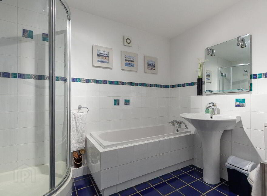 4 Bromfield, Belfast, BT9 6WA