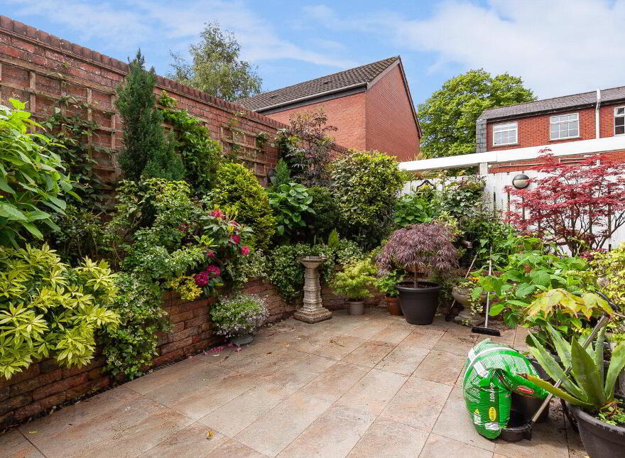 4 Bromfield, Belfast, BT9 6WA