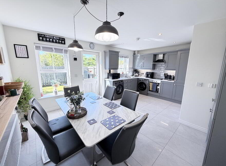 10 Coolnacran Park, Loughbrickland, Banbridge, BT32 3ZG
