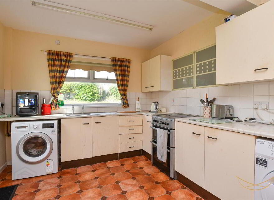 1 Cloney Bungalows, Glenarm, Ballymena, BT44 0AQ