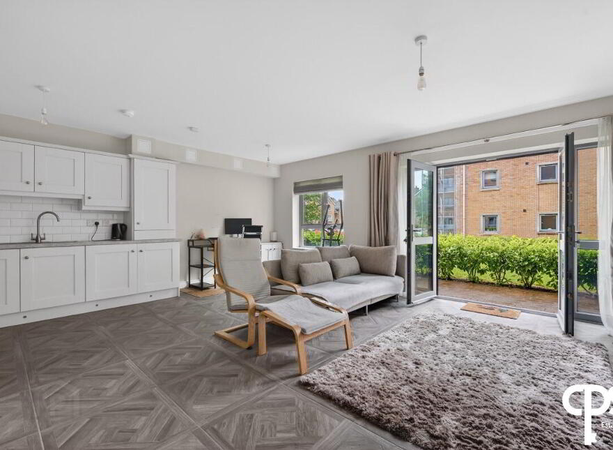 94 The Rose Garden, Dunmurry, Belfast, BT17 9GY