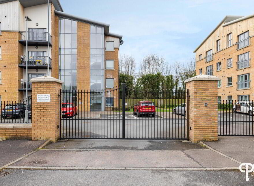 94 The Rose Garden, Dunmurry, Belfast, BT17 9GY
