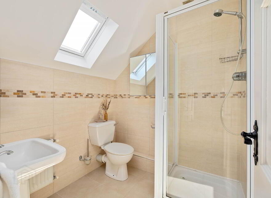 Ovidstown, Donadea, W91Y5A0