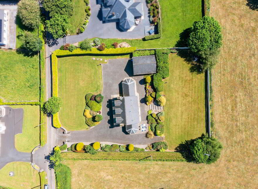 Ovidstown, Donadea, W91Y5A0