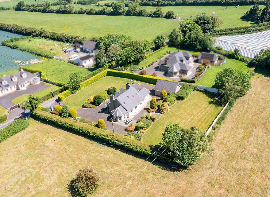 Ovidstown, Donadea, W91Y5A0