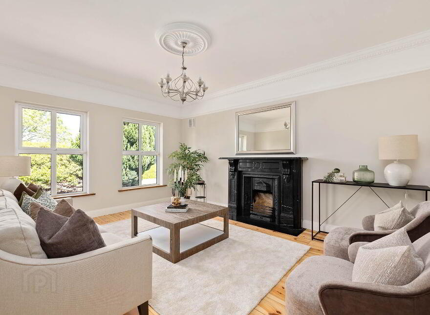 Ovidstown, Donadea, W91Y5A0