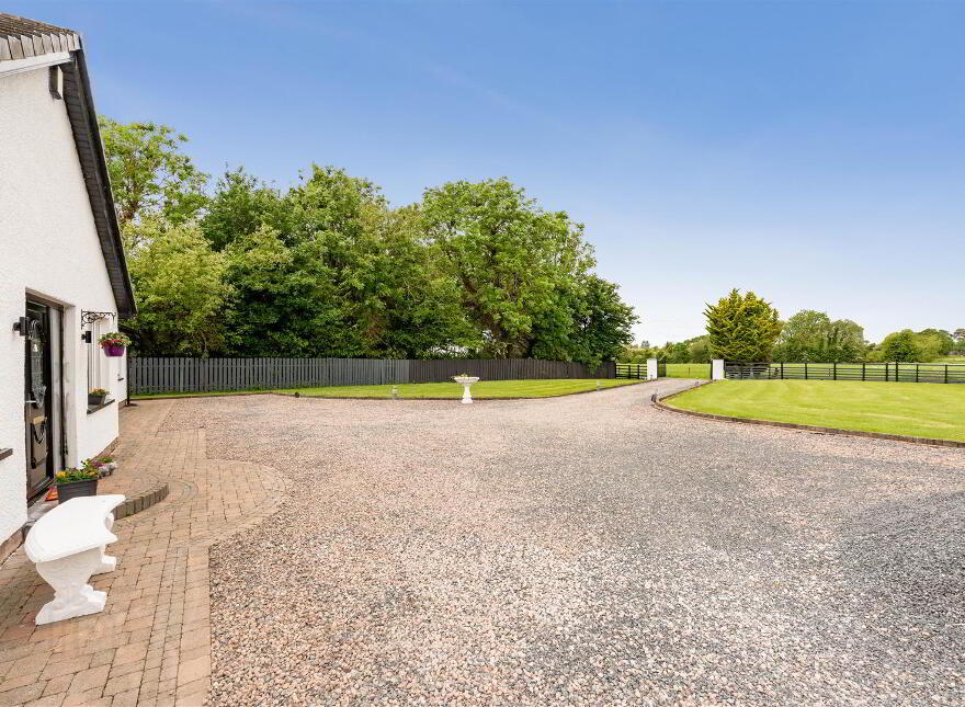 33 Lisnataylor Road, Nutts Corner, Crumlin, BT29 4TD