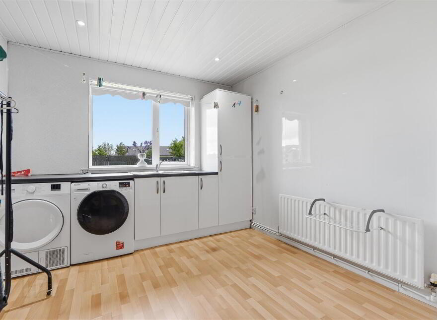33 Lisnataylor Road, Nutts Corner, Crumlin, BT29 4TD