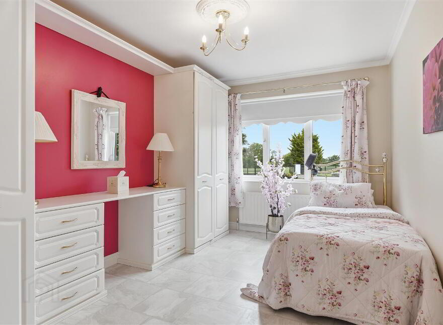 33 Lisnataylor Road, Nutts Corner, Crumlin, BT29 4TD