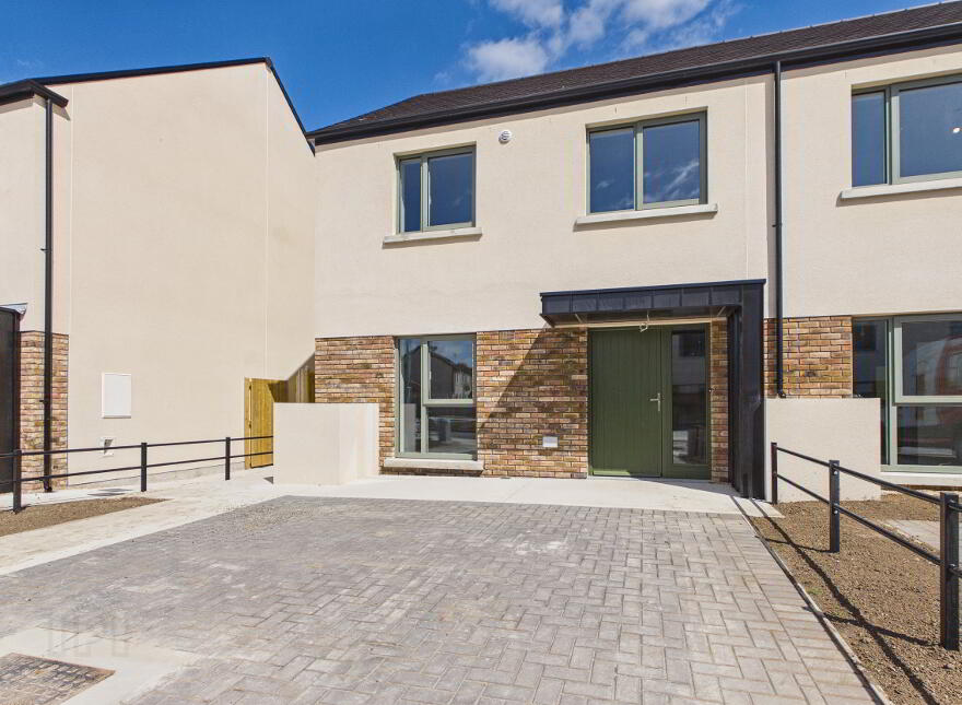 An Tobar 2, Freshford