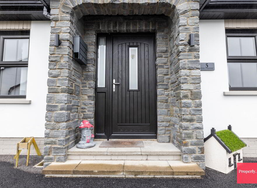 5 Castle Crescent, Castledawson, BT45 8RR