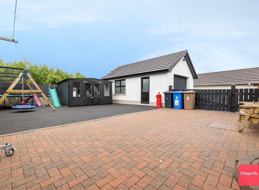 5 Castle Crescent, Castledawson, BT45 8RR