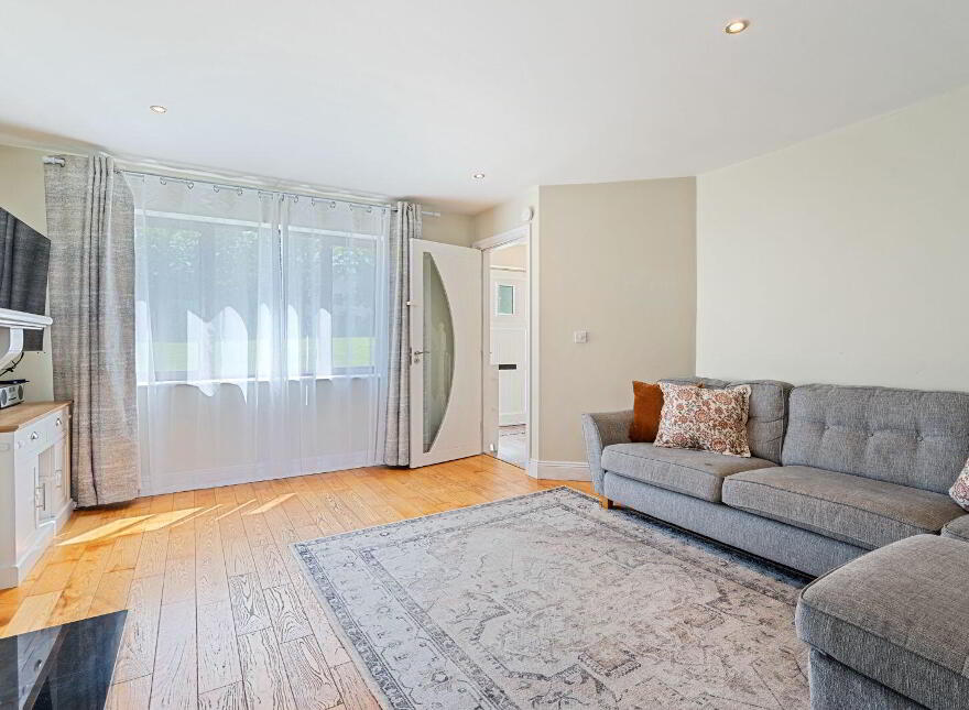 17 Whiteoaks, Clover Hill, Carrigaline, P43CT82