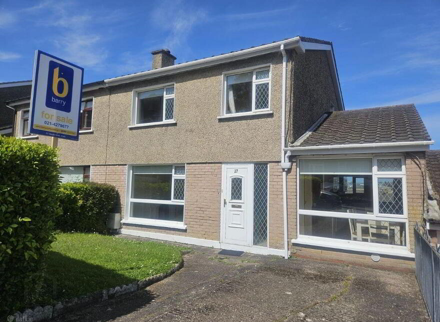 27 Elm Drive, Douglas, T12E6N3