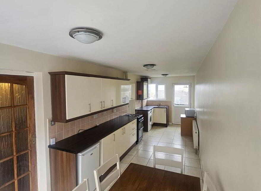 27 Elm Drive, Douglas, T12E6N3