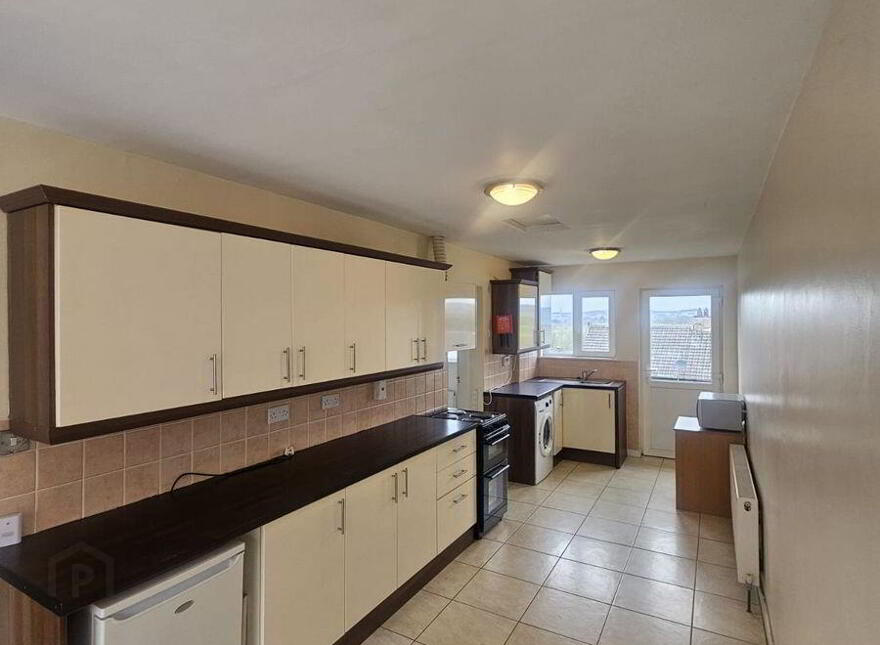 27 Elm Drive, Douglas, T12E6N3