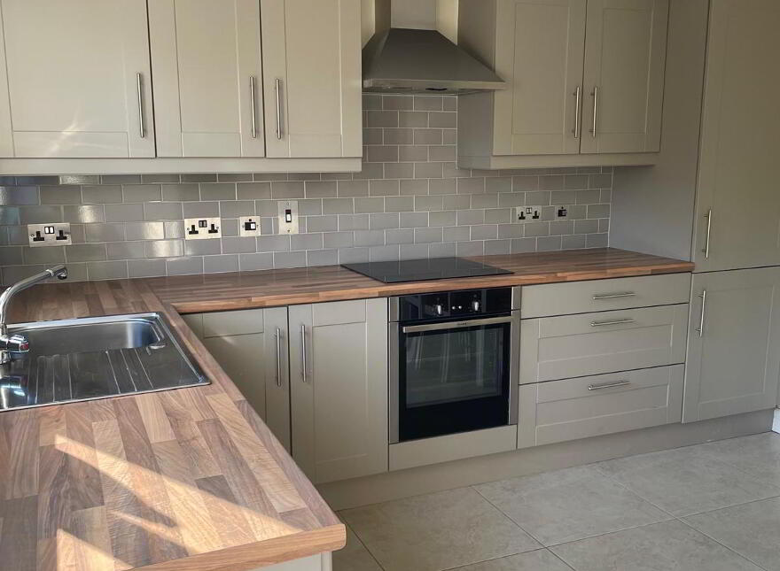42 Bishop's Green, Banbridge, BT32 4FB
