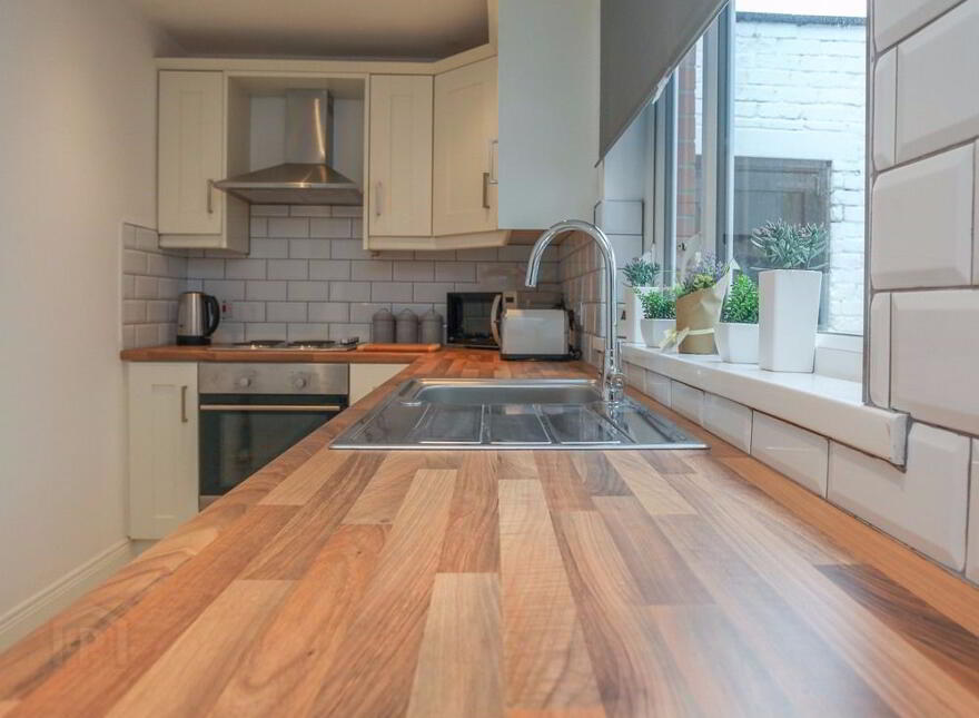 141 Donegall Avenue, Belfast South, Belfast, BT12 6LT