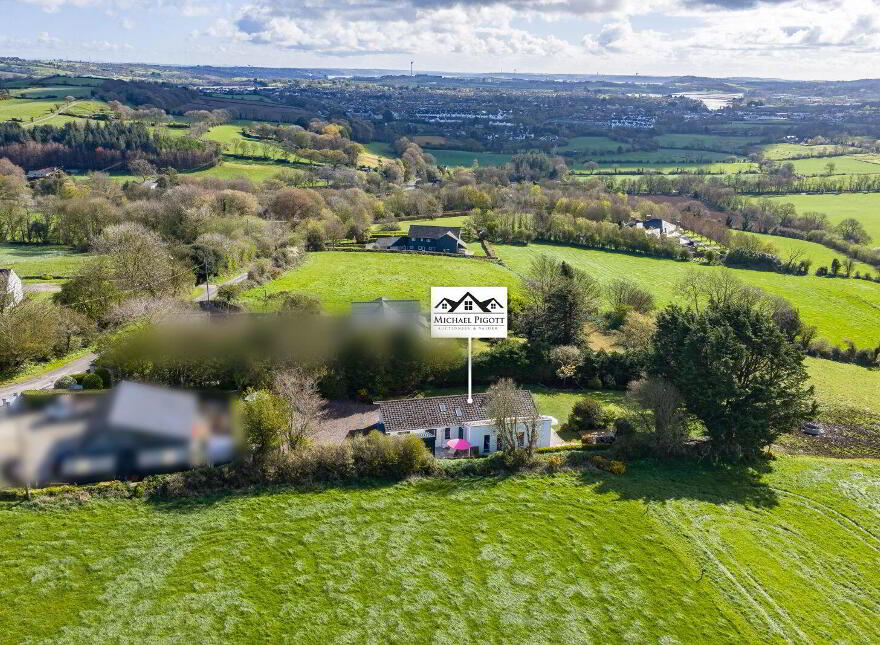 Hill Crest, Ballea Hill, Carrigaline, P43HY05