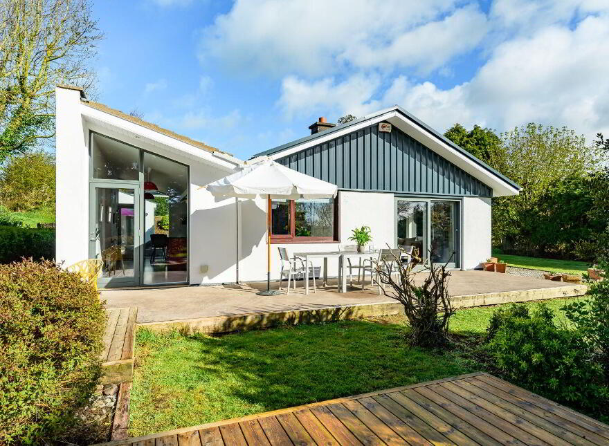 Hill Crest, Ballea Hill, Carrigaline, P43HY05