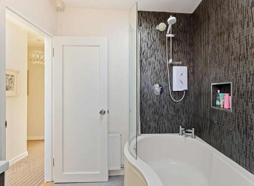 Hill Crest, Ballea Hill, Carrigaline, P43HY05
