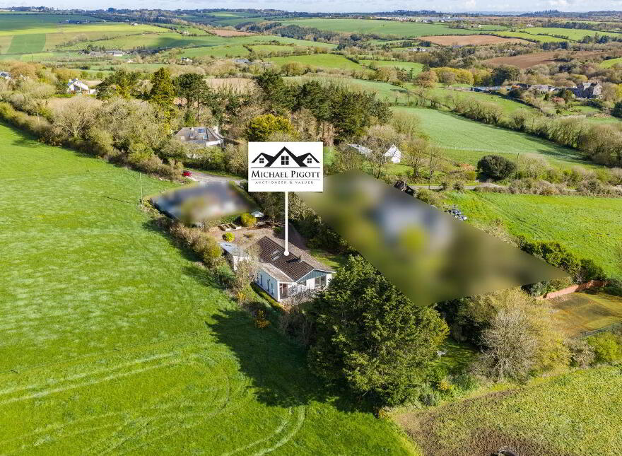 Hill Crest, Ballea Hill, Carrigaline, P43HY05