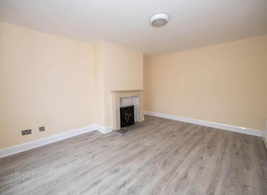 3 Oaklands Park, Letterkenny, F92EW8C