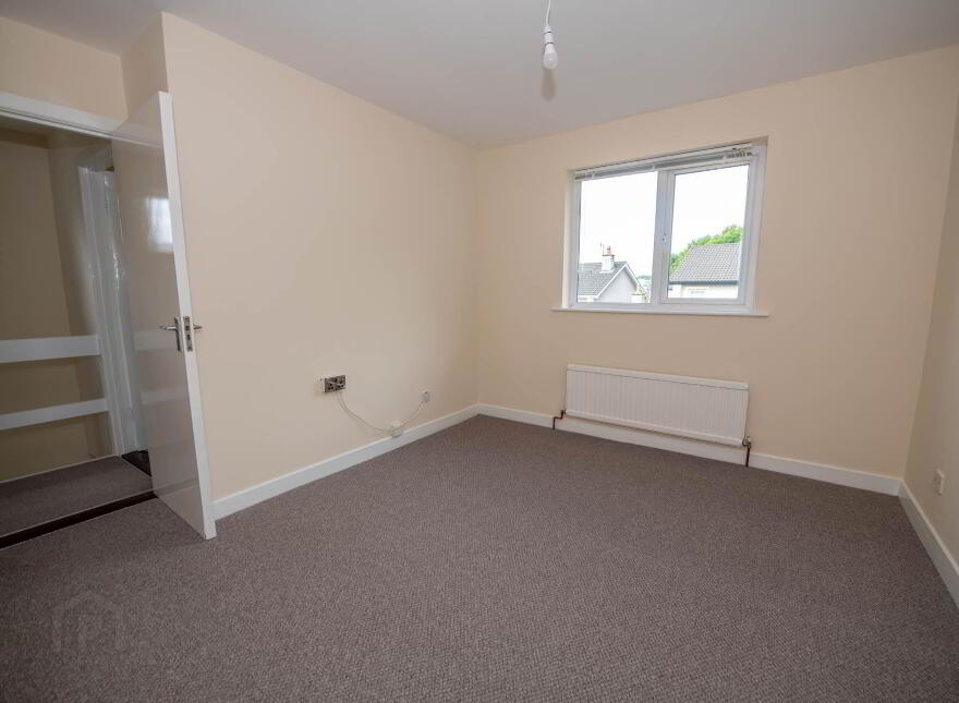 3 Oaklands Park, Letterkenny, F92EW8C