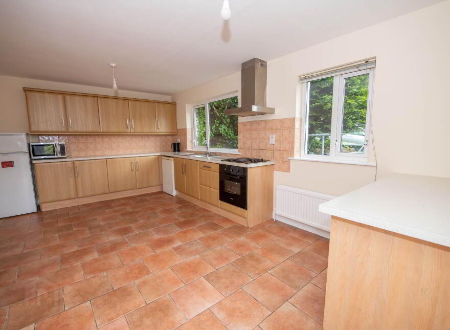 3 Oaklands Park, Letterkenny, F92EW8C