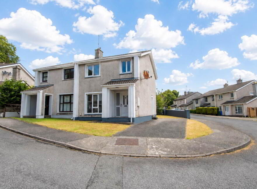 3 Oaklands Park, Letterkenny, F92EW8C