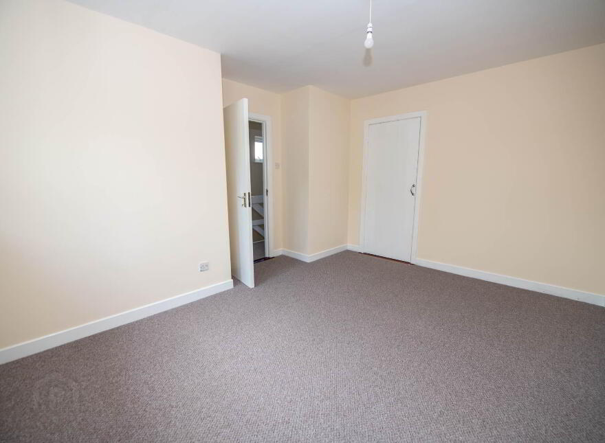 3 Oaklands Park, Letterkenny, F92EW8C
